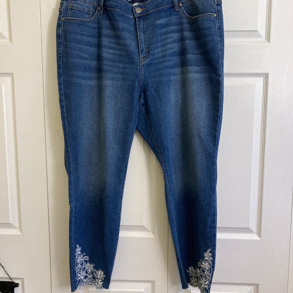 Lane Bryant Women's Embroidered Jeans Denim Plus Size Size 24 Floral